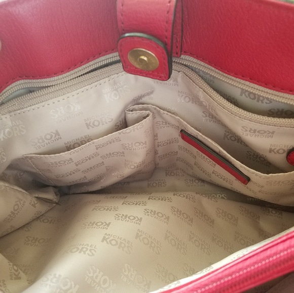 NWT Michael Kors Grommet leather handbag - Picture 7 of 8